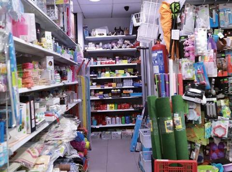 颜值消费正当时 西班牙华人百元店如何转型日用百货突围